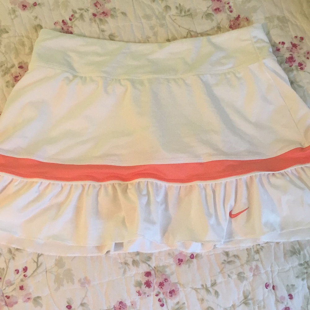 Nike tennis skirt size medium!